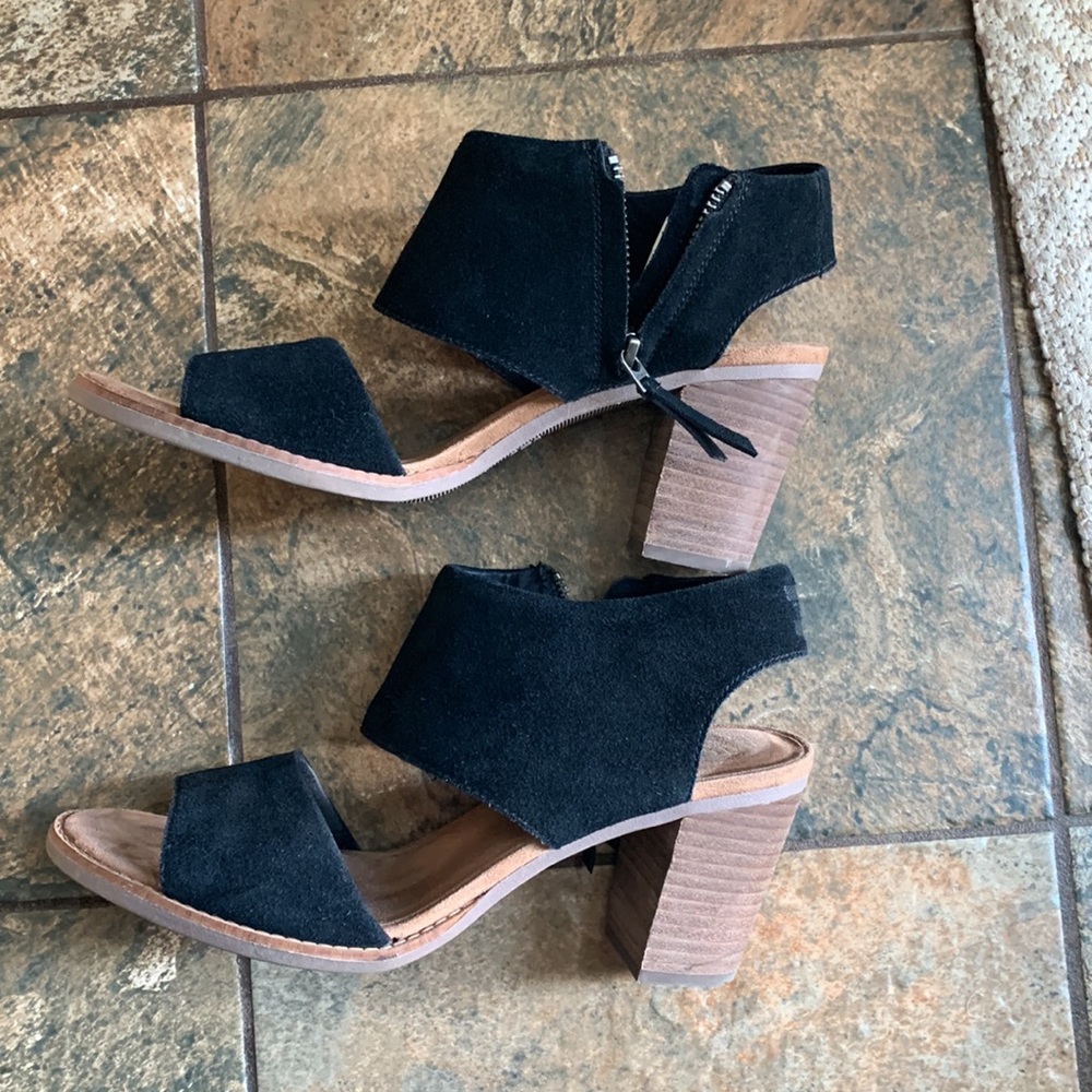 Toms cutout sandal size 9.5